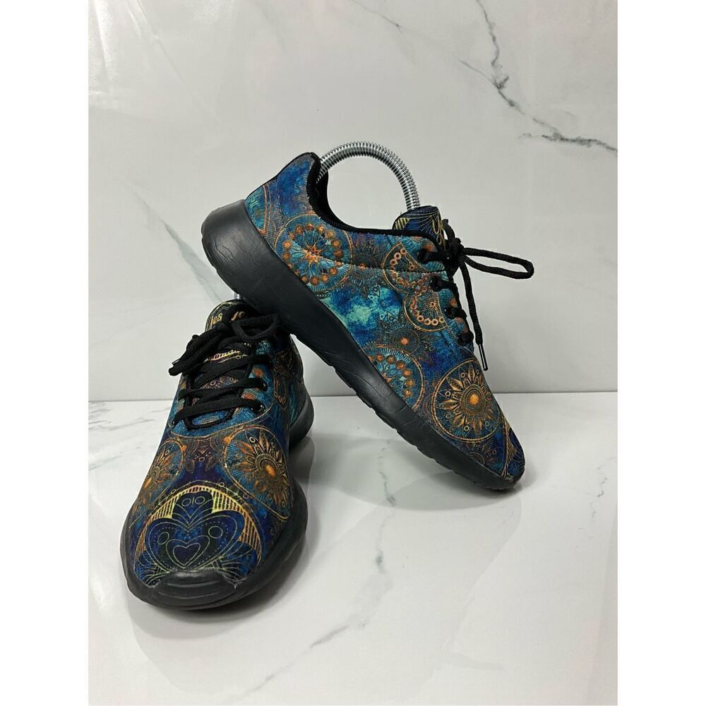 YES WE VIBE Sneakers